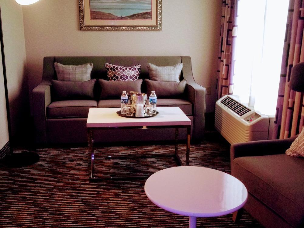 Wyndham Garden Conference Center Champaign - Urbana Ξενοδοχείο Εξωτερικό φωτογραφία