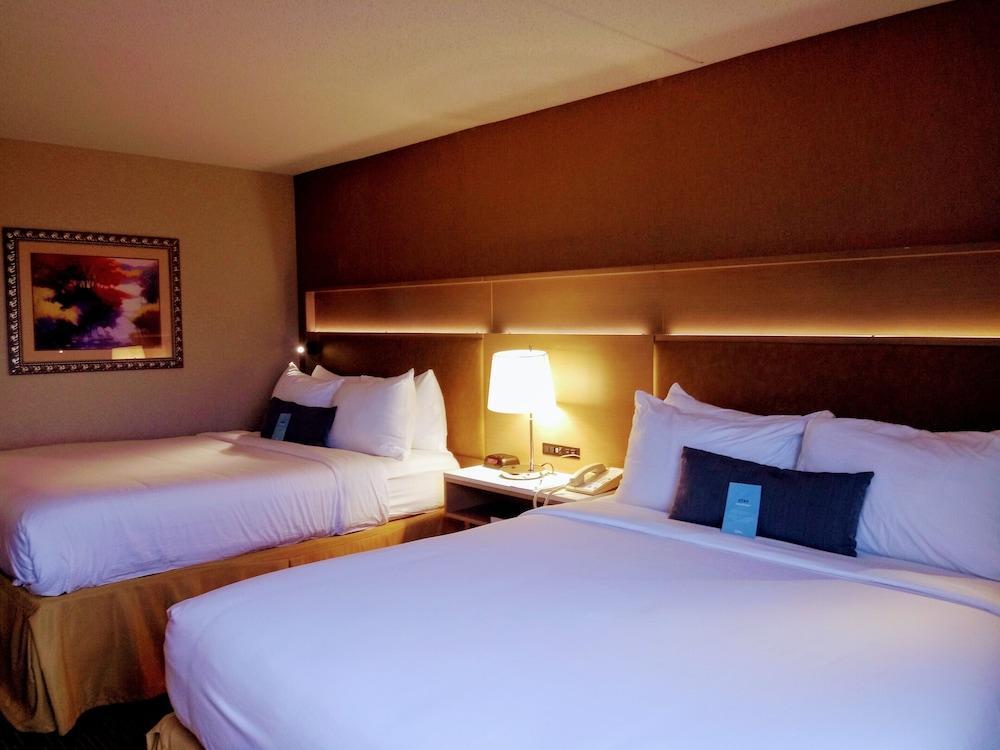 Wyndham Garden Conference Center Champaign - Urbana Ξενοδοχείο Εξωτερικό φωτογραφία