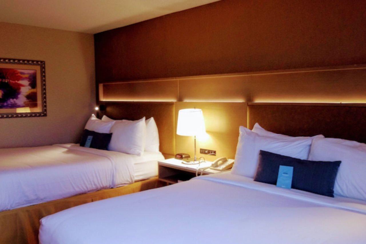 Wyndham Garden Conference Center Champaign - Urbana Ξενοδοχείο Εξωτερικό φωτογραφία