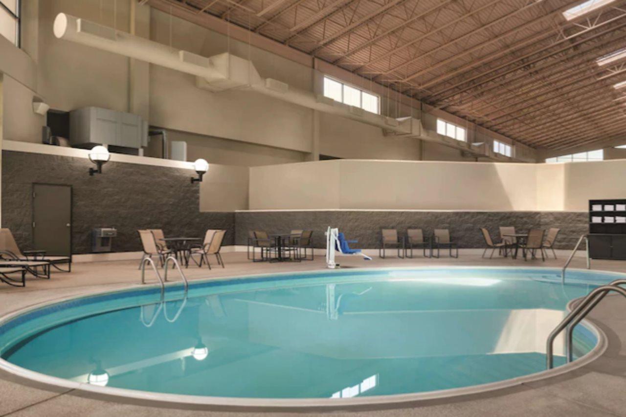 Wyndham Garden Conference Center Champaign - Urbana Ξενοδοχείο Εξωτερικό φωτογραφία