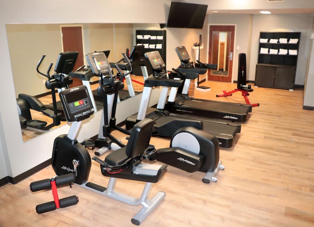 Wyndham Garden Conference Center Champaign - Urbana Ξενοδοχείο Εξωτερικό φωτογραφία