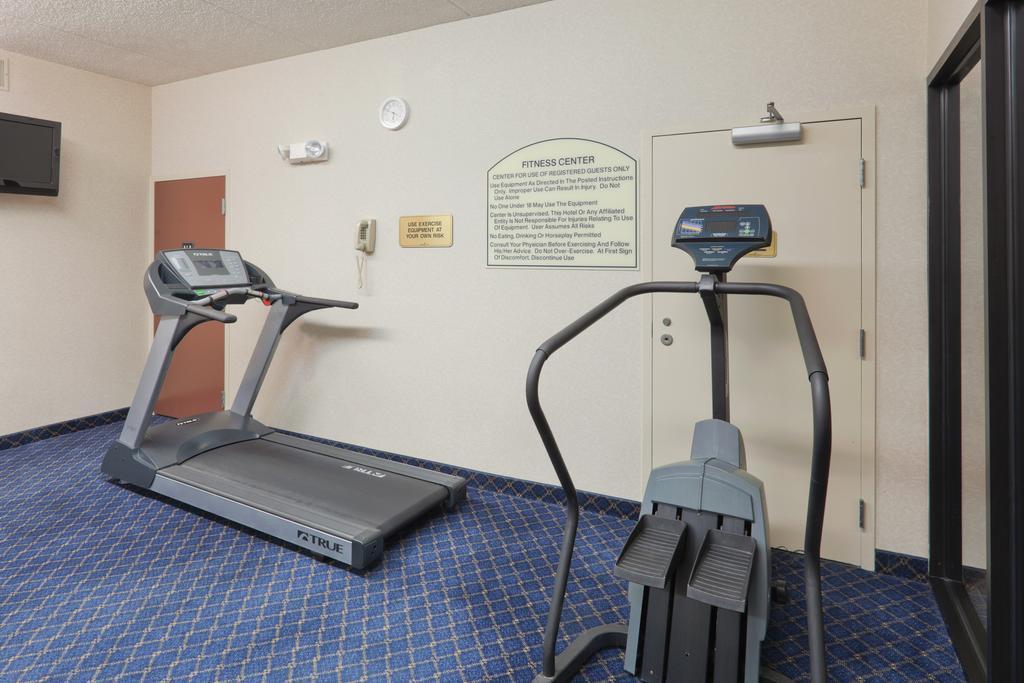 Wyndham Garden Conference Center Champaign - Urbana Ξενοδοχείο Εξωτερικό φωτογραφία