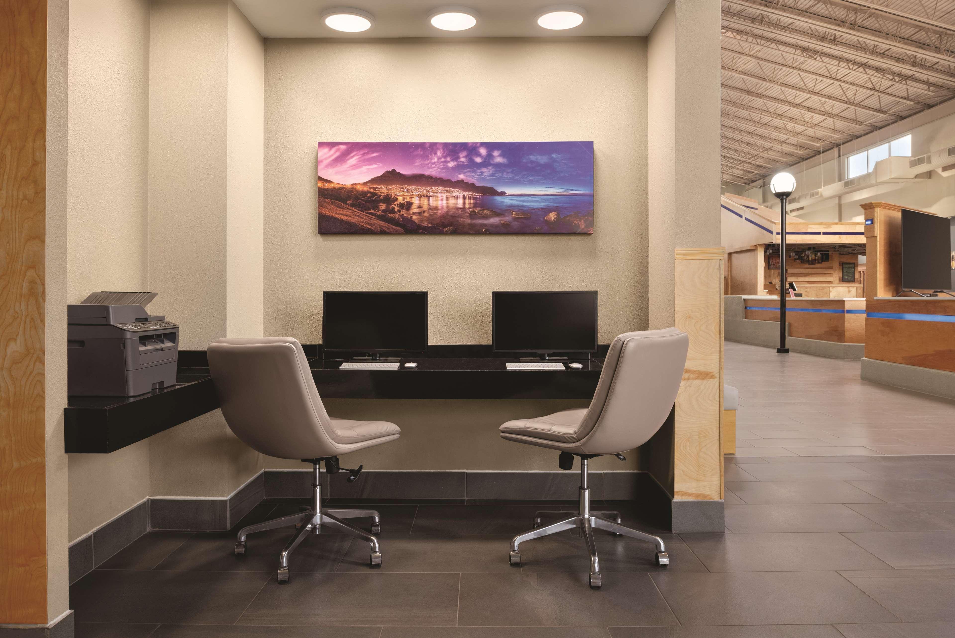 Wyndham Garden Conference Center Champaign - Urbana Ξενοδοχείο Εξωτερικό φωτογραφία