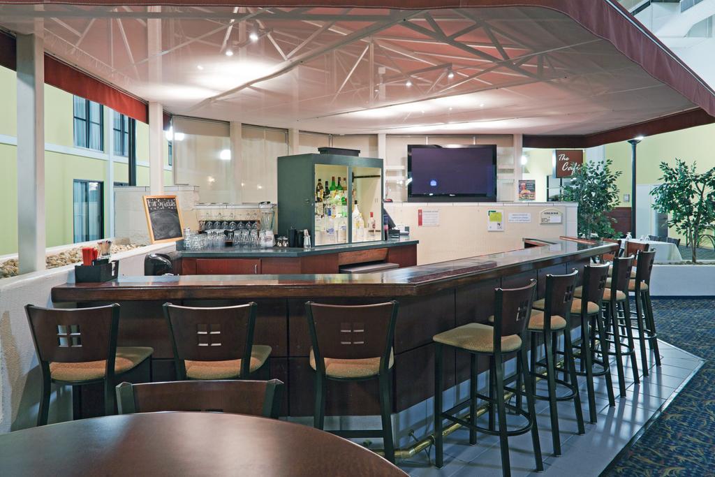 Wyndham Garden Conference Center Champaign - Urbana Ξενοδοχείο Εξωτερικό φωτογραφία