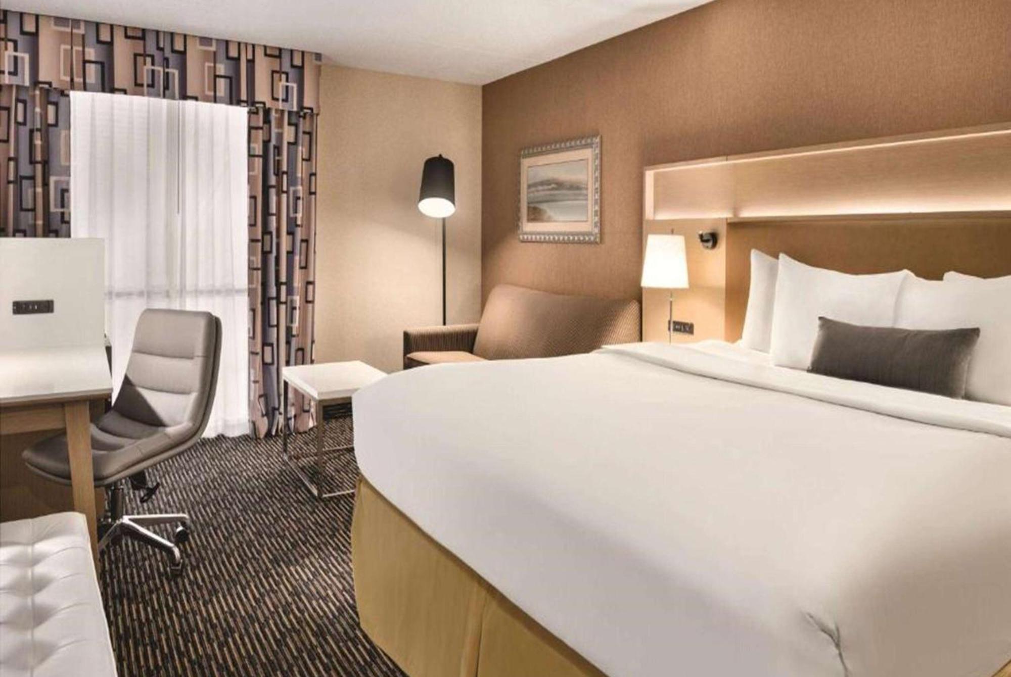 Wyndham Garden Conference Center Champaign - Urbana Ξενοδοχείο Εξωτερικό φωτογραφία