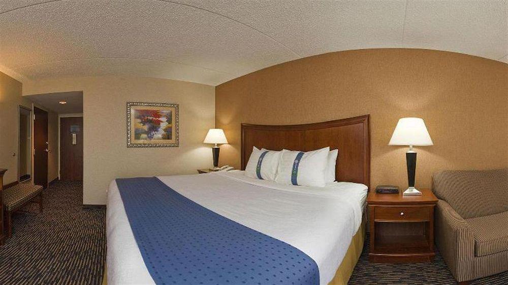 Wyndham Garden Conference Center Champaign - Urbana Ξενοδοχείο Εξωτερικό φωτογραφία