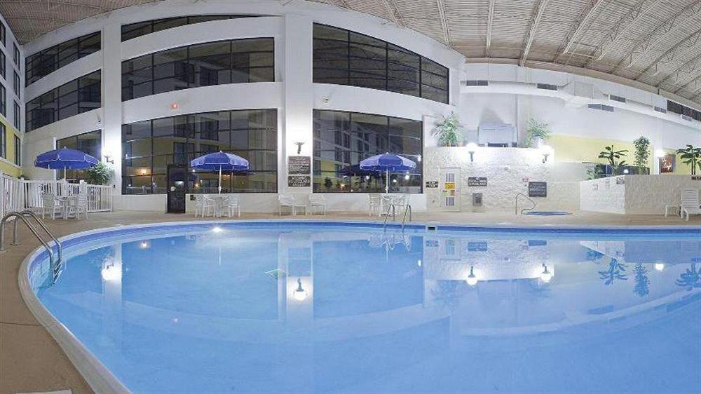 Wyndham Garden Conference Center Champaign - Urbana Ξενοδοχείο Εξωτερικό φωτογραφία