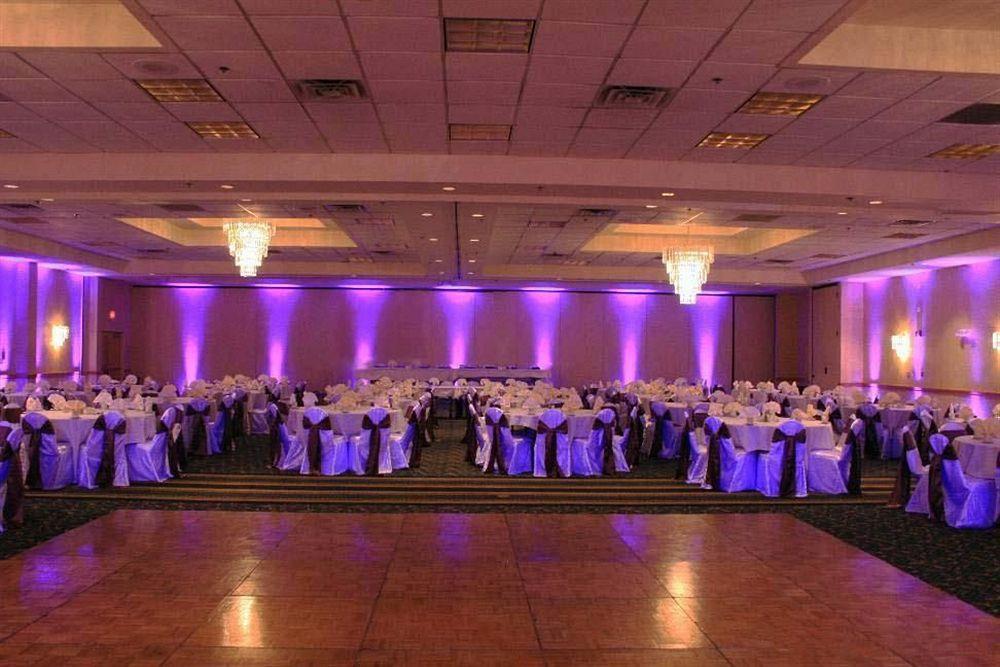 Wyndham Garden Conference Center Champaign - Urbana Ξενοδοχείο Εξωτερικό φωτογραφία