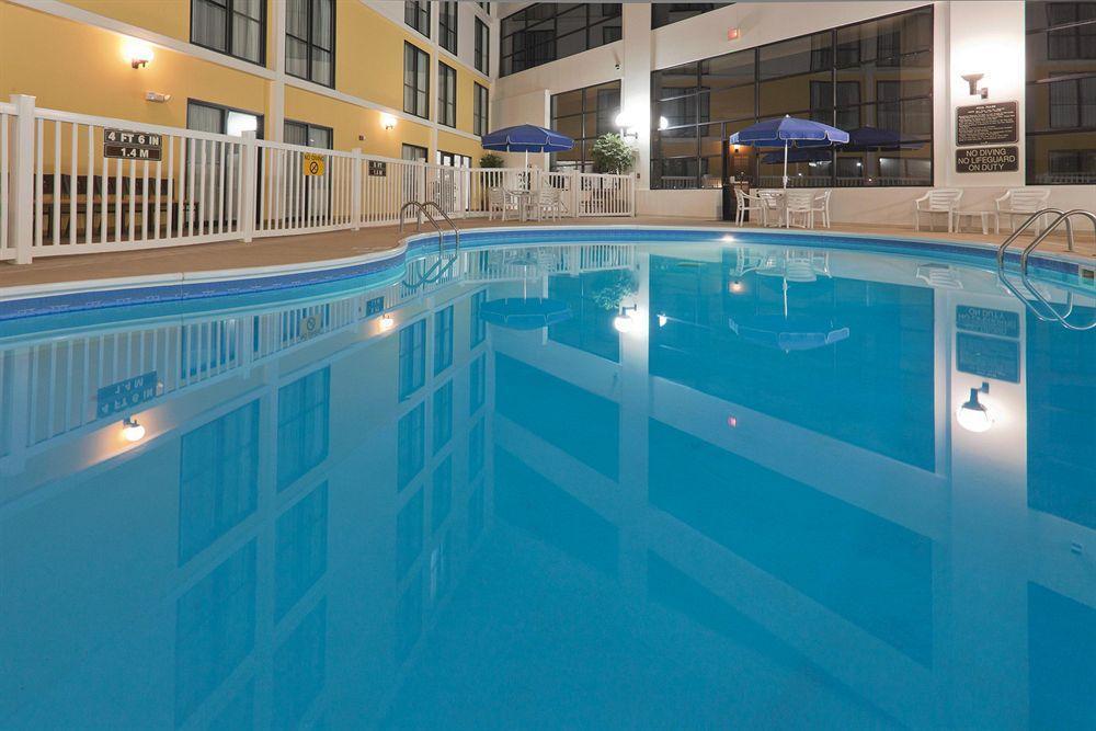 Wyndham Garden Conference Center Champaign - Urbana Ξενοδοχείο Εξωτερικό φωτογραφία