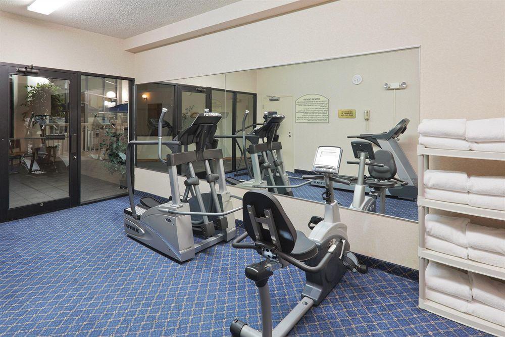 Wyndham Garden Conference Center Champaign - Urbana Ξενοδοχείο Εξωτερικό φωτογραφία