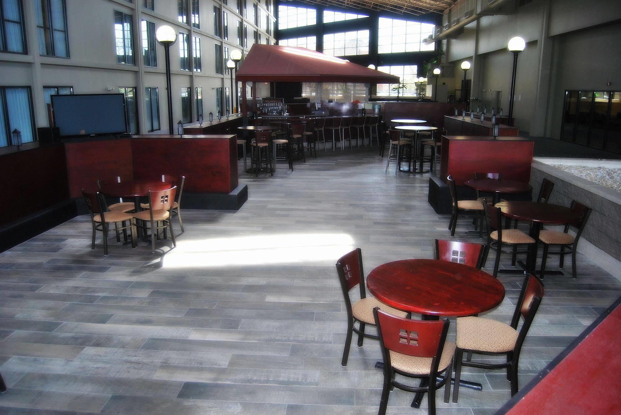 Wyndham Garden Conference Center Champaign - Urbana Ξενοδοχείο Εξωτερικό φωτογραφία